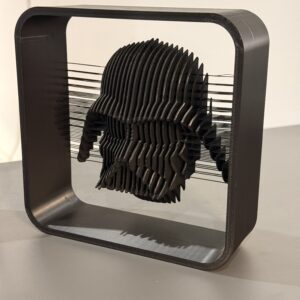 Asılı duran “Darthvader” büstü. Büyük boy